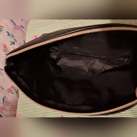 Vintage Y2K Bebe Black Vegan Leather Clutch Travel Makeup Beauty Cosmetic Bag - Picture 3 of 9